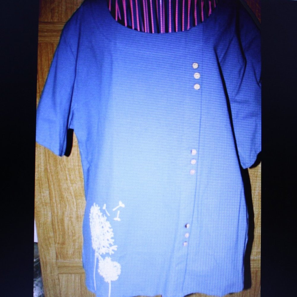 Women's Blue Short Sleeve Top With Dandelions On Front